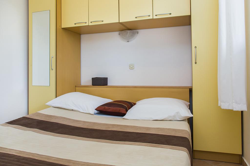 Apartments Zovko Drace Exterior photo